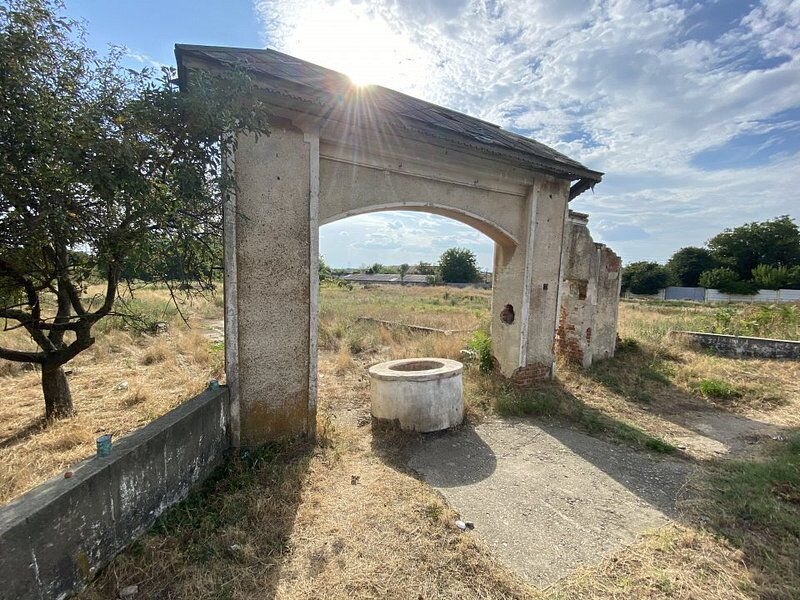 Draganesti-Olt Teren la soseaua principala N Titulescu